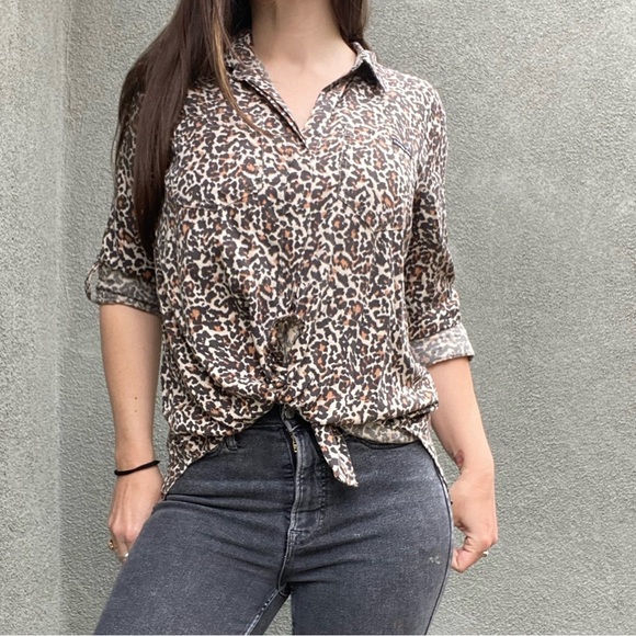 Vintage Calvin Klein Leopard button up - Picture 3 of 9